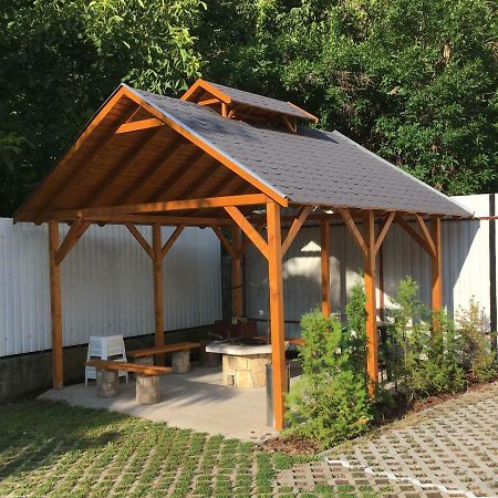 Zoli Apartmanok-Adri Koelcsey 32 Hajduszoboszlo Ngoại thất bức ảnh