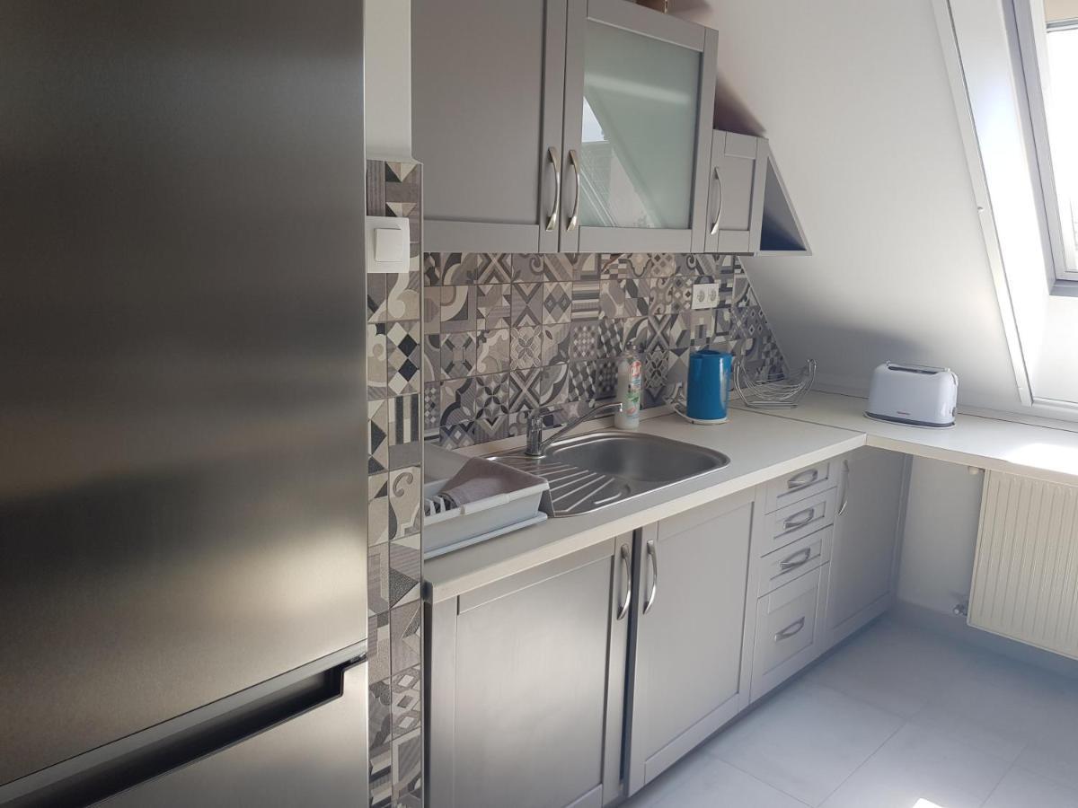 Zoli Apartmanok-Adri Koelcsey 32 Hajduszoboszlo Ngoại thất bức ảnh