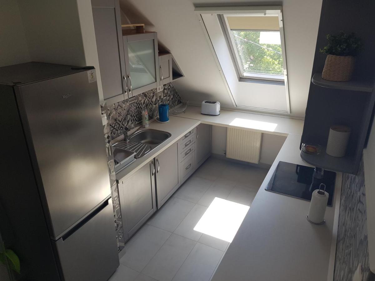 Zoli Apartmanok-Adri Koelcsey 32 Hajduszoboszlo Ngoại thất bức ảnh
