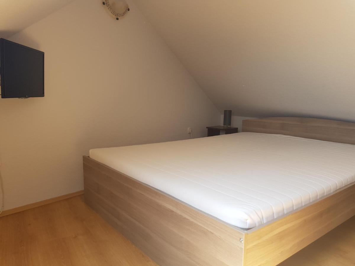 Zoli Apartmanok-Adri Koelcsey 32 Hajduszoboszlo Ngoại thất bức ảnh