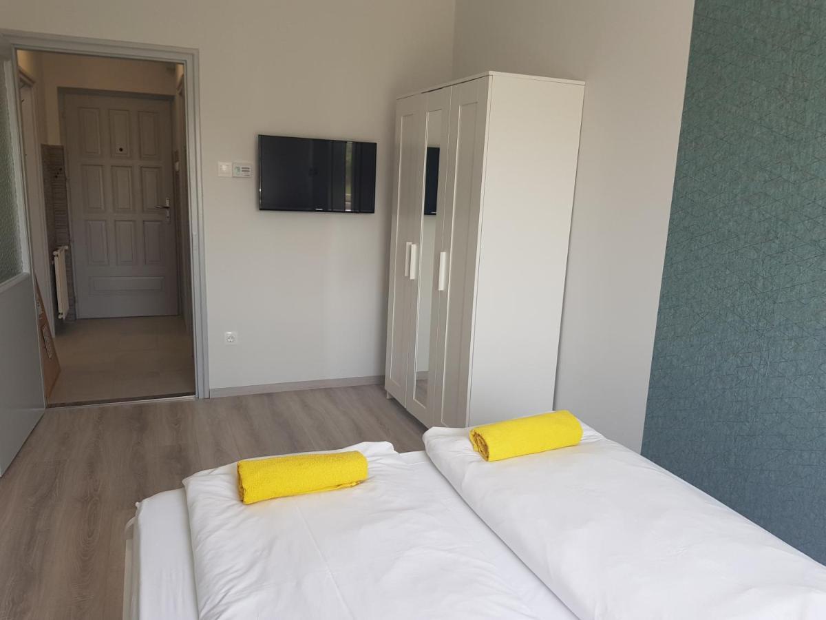 Zoli Apartmanok-Adri Koelcsey 32 Hajduszoboszlo Ngoại thất bức ảnh