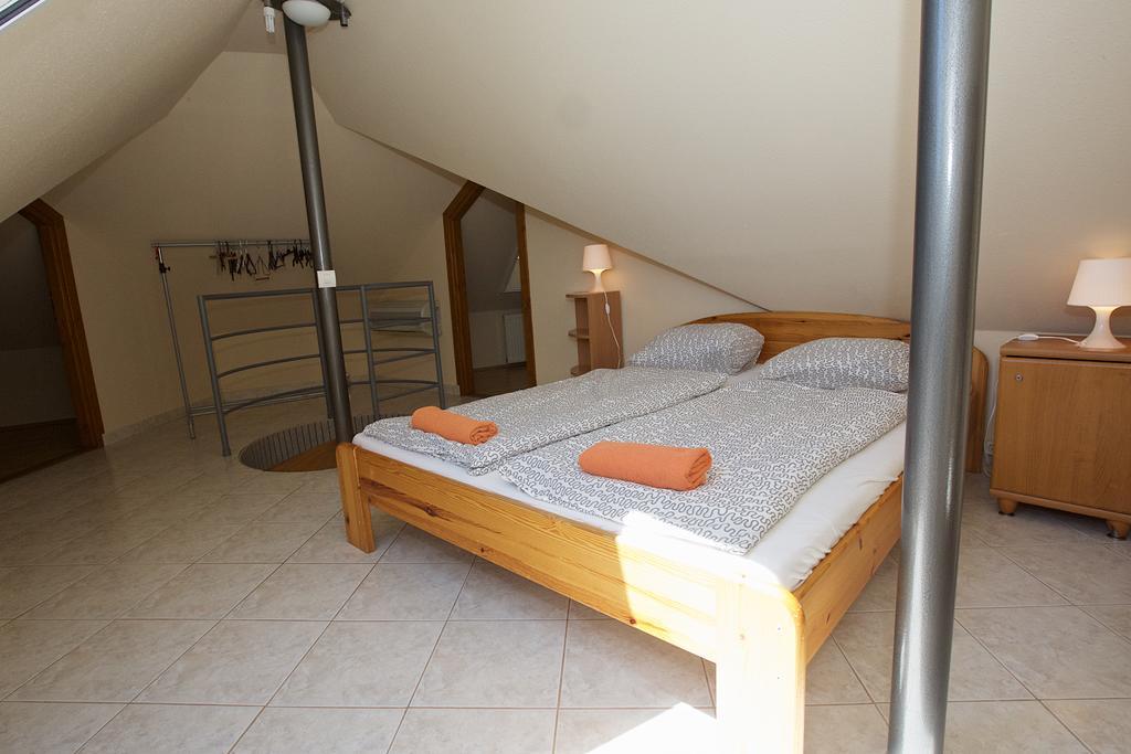 Zoli Apartmanok-Adri Koelcsey 32 Hajduszoboszlo Ngoại thất bức ảnh